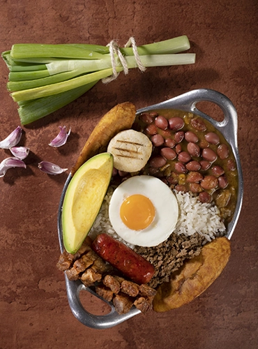 bandeja-paisa_B5A6211-1-scaled copia